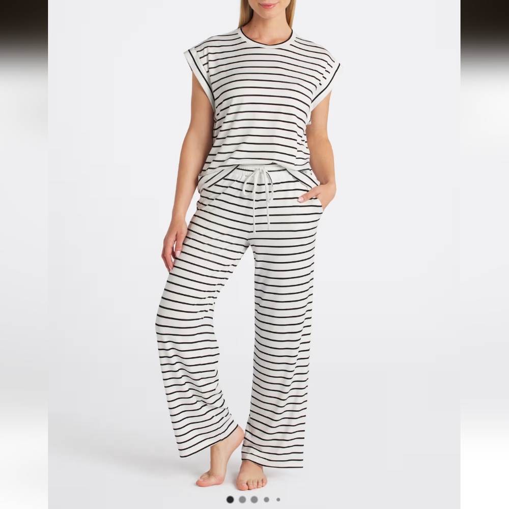 Bobeau Renee Short Sleeve and Pant Sleep & Lounge Set- M